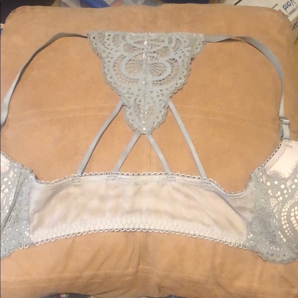 32 DD Front-Close Demi Bra - Picture 2 of 3